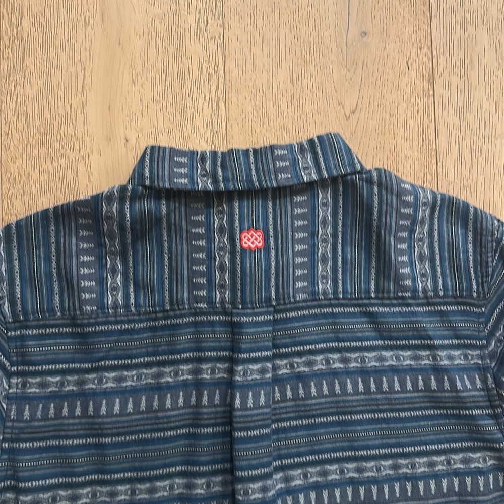 Sherpa button down - Picture 7 of 7